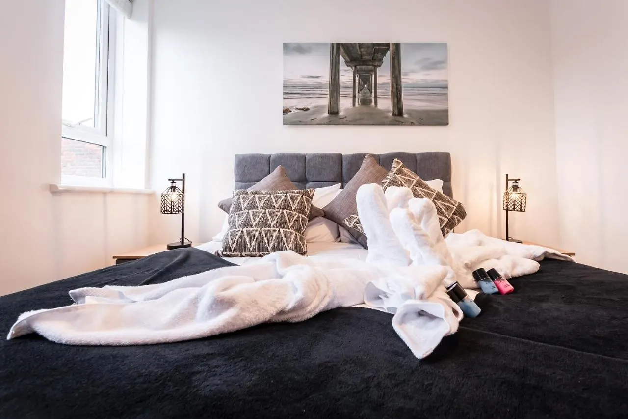 Apartment Southampton City Apartments: Central Location with Parking